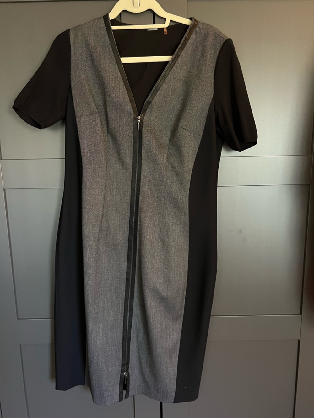 Elie Tahari Black and Gray Zip-Front Midi Dress
